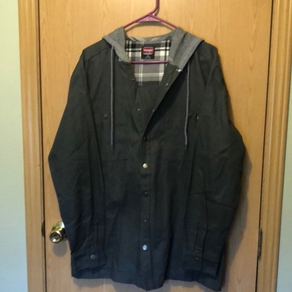 Mens wrangler workwear shacket size medium NWOT